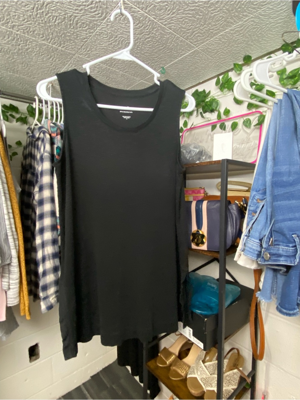 J. Jill Black Sleeveless Scoop Neck Tank